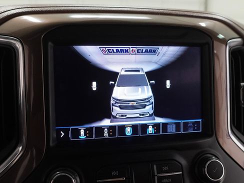Used 2020 Chevrolet Silverado 1500 High Country w/ Technology Package AWD/4WD image 29