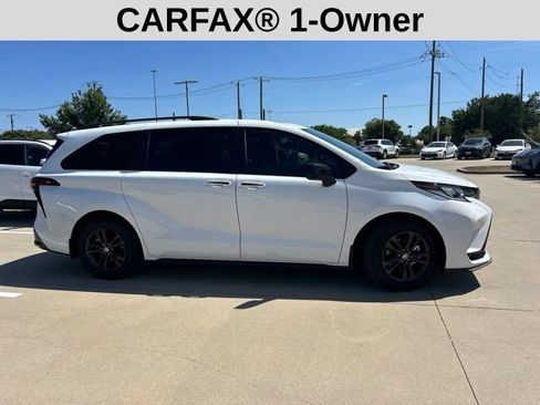 Used 2025 Toyota Sienna XSE w/ XSE Plus Package AWD/4WD image 2