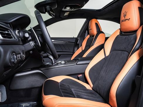 Used 2024 Maserati Ghibli Trofeo image 18