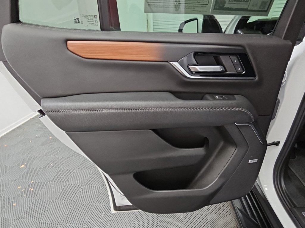 Certified 2025 GMC Yukon Denali RWD image 35