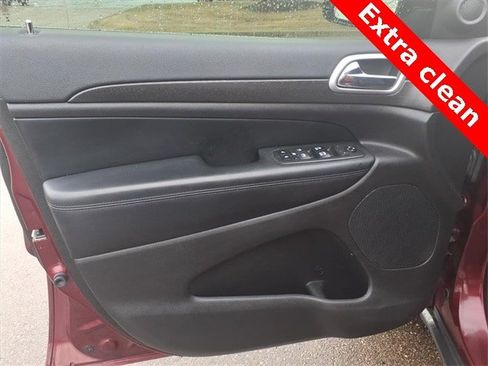 Used 2018 Jeep Grand Cherokee Laredo image 8