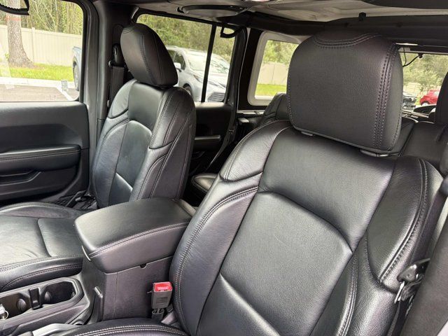 Used 2018 Jeep Wrangler Unlimited Sahara AWD/4WD image 10