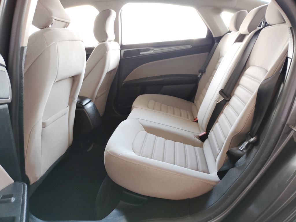 Used 2019 Ford Fusion SE FWD image 20