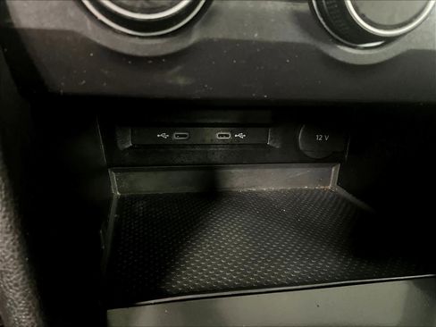 Used 2020 Volkswagen Tiguan S image 26