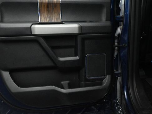 Used 2018 Ford F150 Lariat RWD image 12