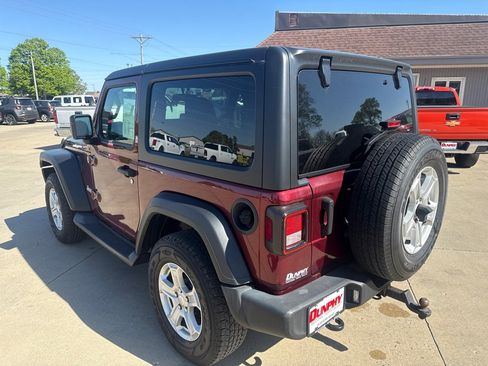 Used 2021 Jeep Wrangler Sport AWD/4WD image 3