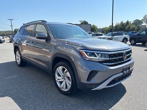 Used 2023 Volkswagen Atlas SE w/ Panoramic Sunroof Package AWD/4WD image 11