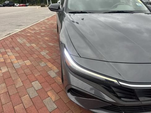 Used 2025 Hyundai Elantra Sport FWD image 20