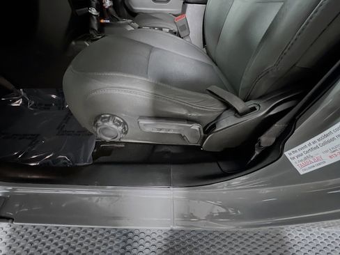 Used 2019 Jeep Wrangler Unlimited Sport S AWD/4WD image 16