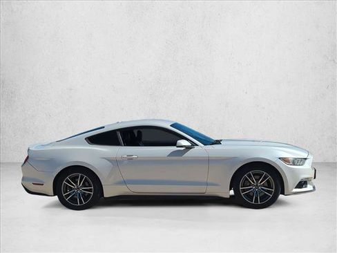 Used 2017 Ford Mustang Premium image 3