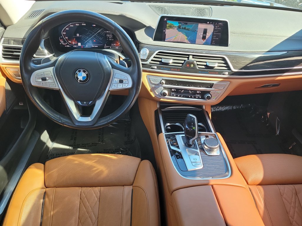 Used 2022 BMW 740i w/ Premium Package RWD image 18