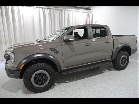 Used 2025 Ford Ranger Raptor AWD/4WD image 3
