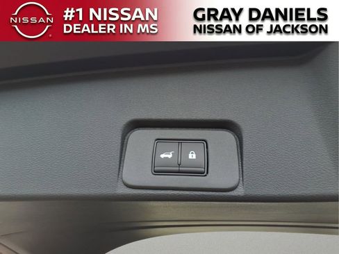 New 2026 Nissan Rogue Platinum AWD/4WD image 9