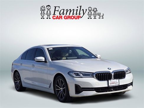 Used 2021 BMW 530i xDrive image 2
