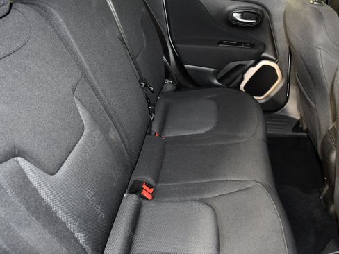 Used 2015 Jeep Renegade Latitude w/ Cold Weather Group II AWD/4WD image 45