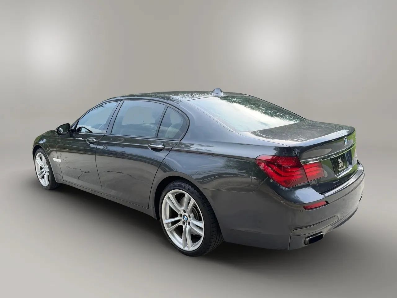 Used 2013 BMW 750Li RWD image 9