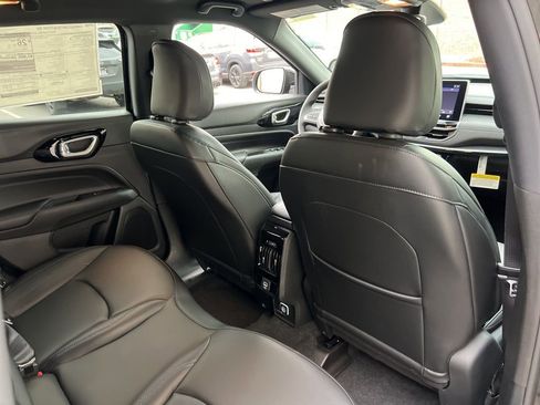 New 2026 Jeep Compass Limited AWD/4WD image 24