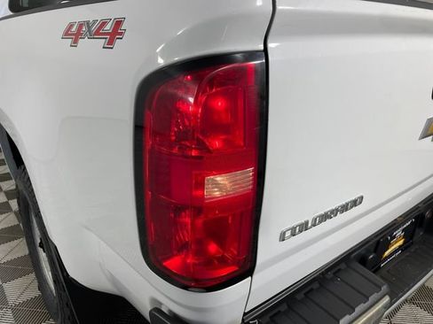 Used 2018 Chevrolet Colorado W/T AWD/4WD image 16