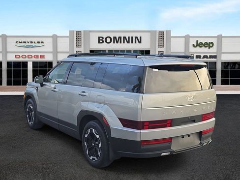 Used 2024 Hyundai Santa Fe SEL image 3