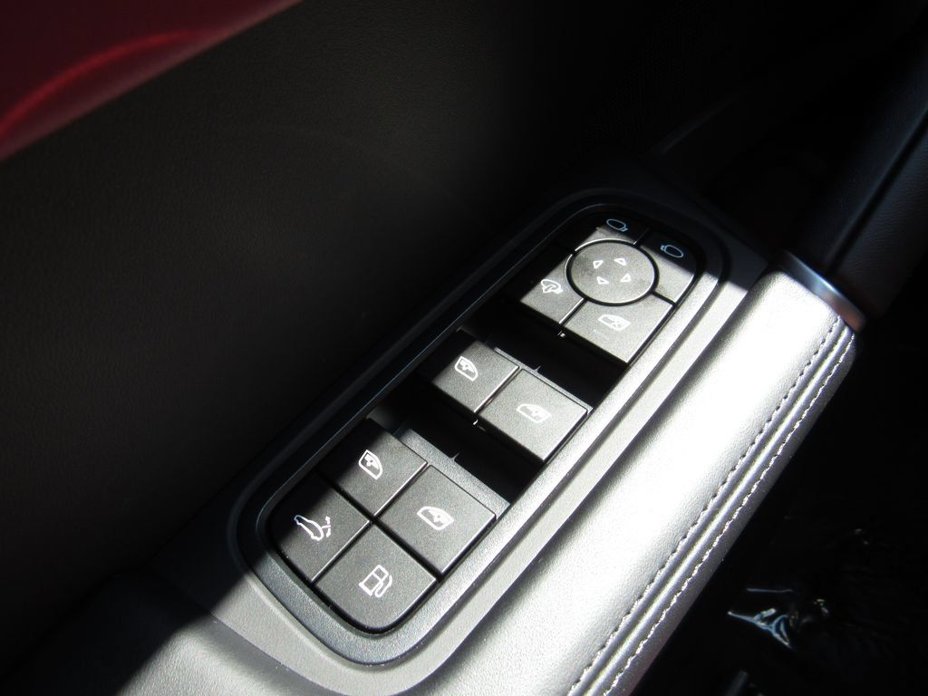 Certified 2025 Porsche Cayenne E-Hybrid AWD/4WD image 25