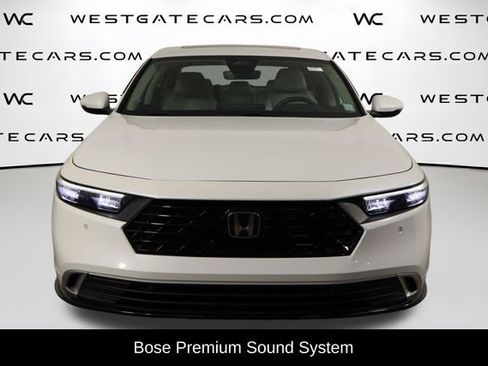 Used 2023 Honda Accord Touring image 2