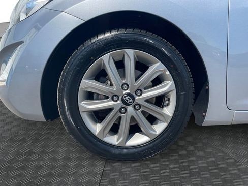 Used 2015 Hyundai Elantra SE w/ Option Group 03 FWD image 14