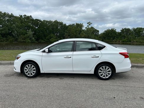 Used 2018 Nissan Sentra S image 2