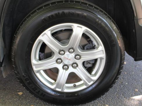 Used 2018 GMC Acadia SLE FWD image 41