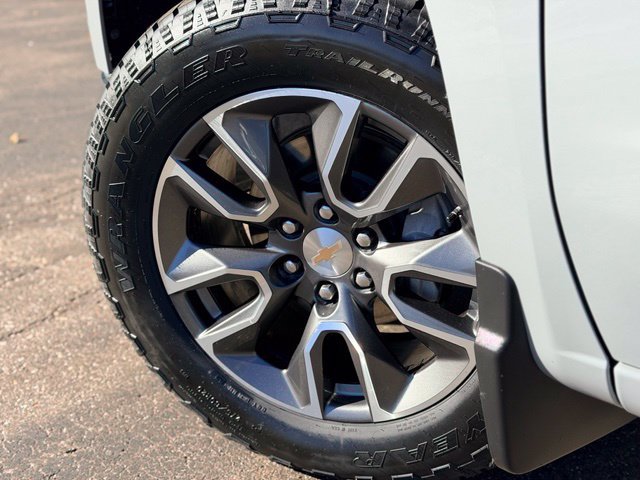 Used 2024 Chevrolet Silverado 1500 LT AWD/4WD image 28