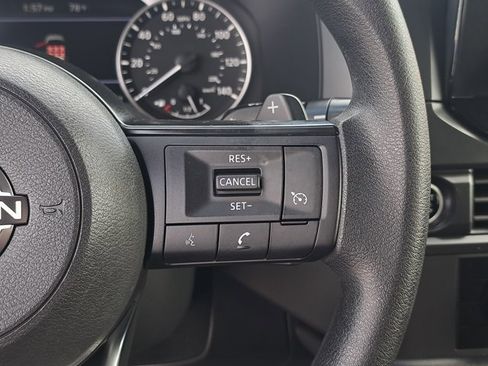 Used 2023 Nissan Pathfinder S image 24