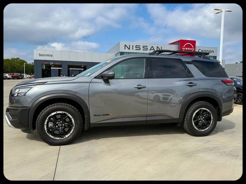 Used 2025 Nissan Pathfinder Rock Creek image 24