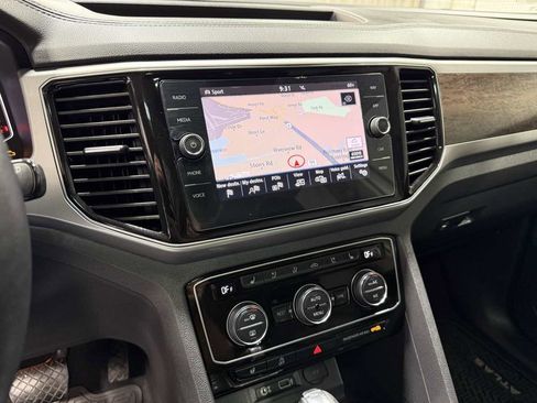 Used 2019 Volkswagen Atlas SEL Premium image 12