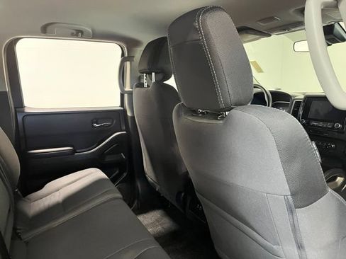 Used 2024 Nissan Frontier SV RWD image 15