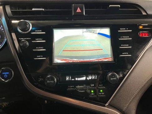 Used 2018 Toyota Camry SE FWD image 28