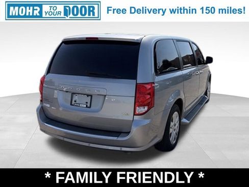 Used 2018 Dodge Grand Caravan SE w/ UConnect Hands-Free Group FWD image 6