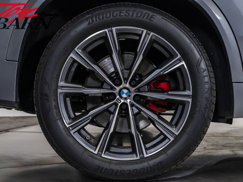 Used 2024 BMW X5 xDrive40i w/ M Sport Package image 15