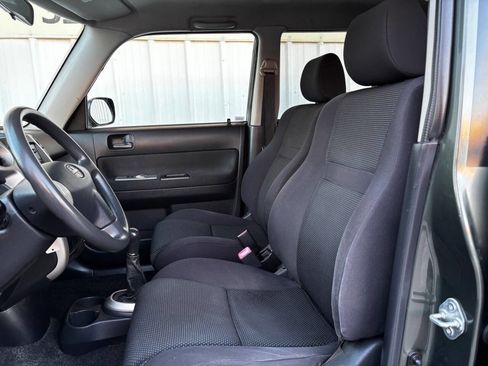 Used 2005 Scion xB image 10
