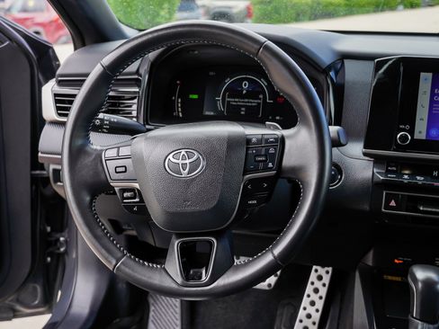 Certified 2025 Toyota Camry SE AWD/4WD image 31