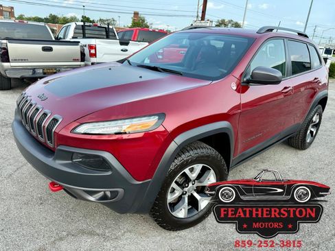 Used 2017 Jeep Cherokee Trailhawk w/ Comfort/Convenience Group AWD/4WD image 1