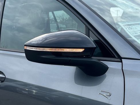 New 2026 Volkswagen Tiguan SE R-Line image 7