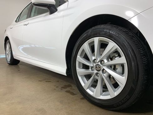 Used 2024 Toyota Camry LE image 6