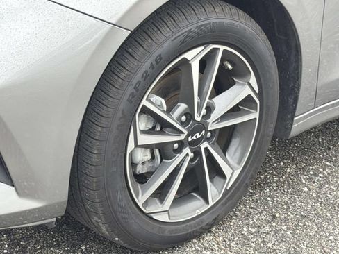 Used 2024 Kia Forte LXS FWD image 15