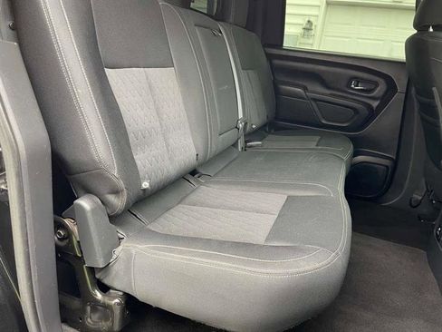 Used 2018 Nissan Titan SV w/ SV Convenience Package image 67