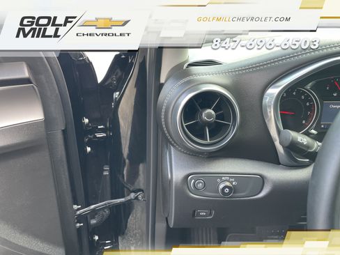 Used 2024 Chevrolet Blazer LT w/ Midnight/Sport Edition FWD image 17