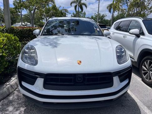 Used 2023 Porsche Macan image 2