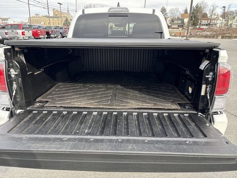 Used 2023 Toyota Tacoma TRD Sport image 5