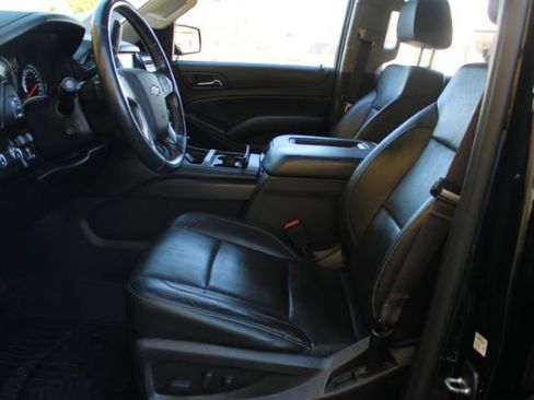 Used 2016 Chevrolet Suburban LTZ image 8