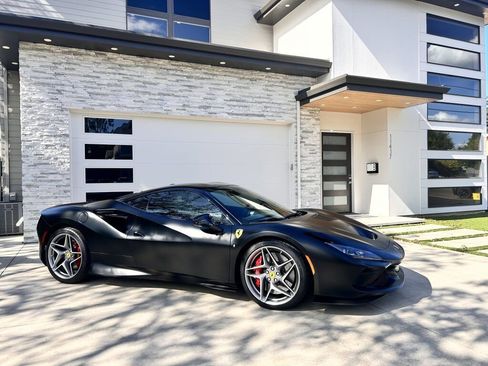 Used 2021 Ferrari F8 Tributo image 43