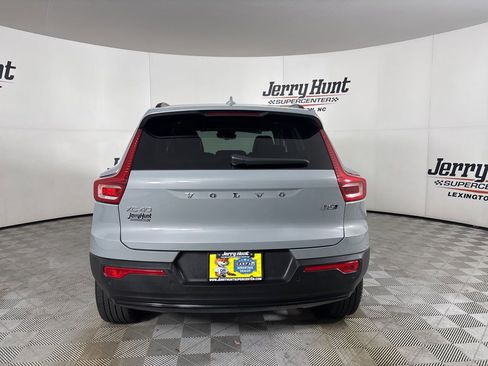 Used 2024 Volvo XC40 B5 Ultimate w/ Protection Package Premier image 6