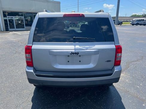 Used 2015 Jeep Patriot Sport w/ Power Value Group FWD image 4
